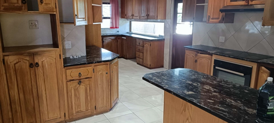 5 Bedroom Property for Sale in Table View Western Cape